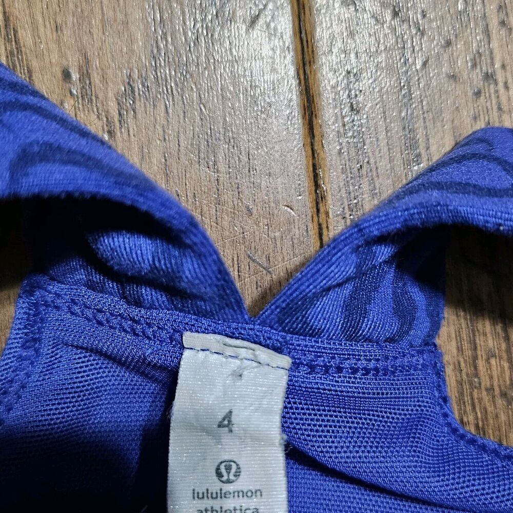 Lululemon Blue Purple Whisper Horseshoe Logo Tank Size 4 - Picture 5 of 7